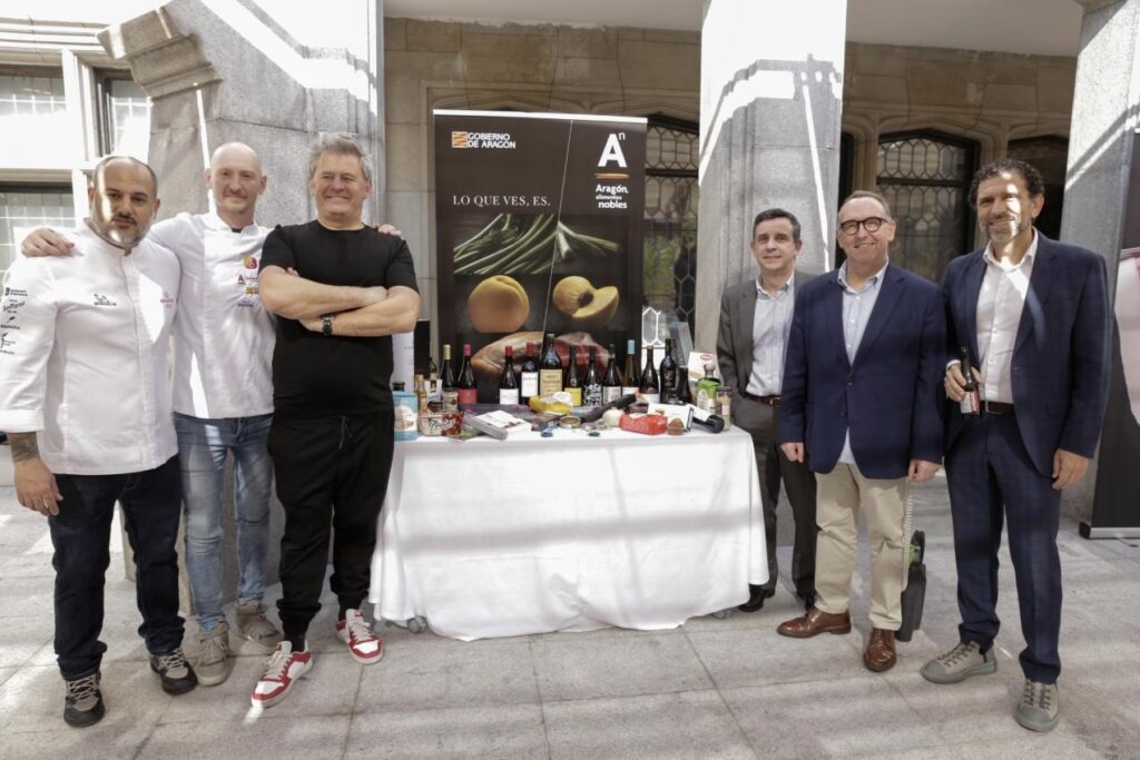 El chef estrella Michelín Eduardo Salanova y Miki Nadal lideran un ‘Show Cooking’ con chefs y expertos de Aragón